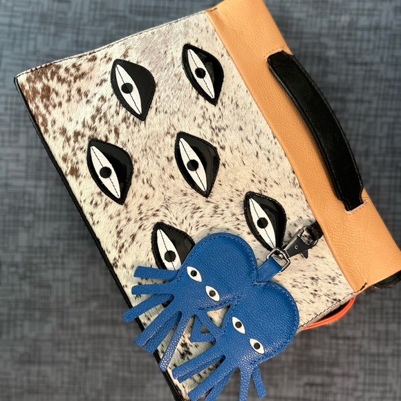 Min & Mon Peachy Cream and Black Eye Print Vali Shoulder Bag - Picture 13 of 16